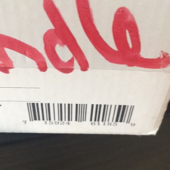 Steve Madden Shena Magenta Color, Suede leather chunky heel Sandals. - Picture 8 of 9